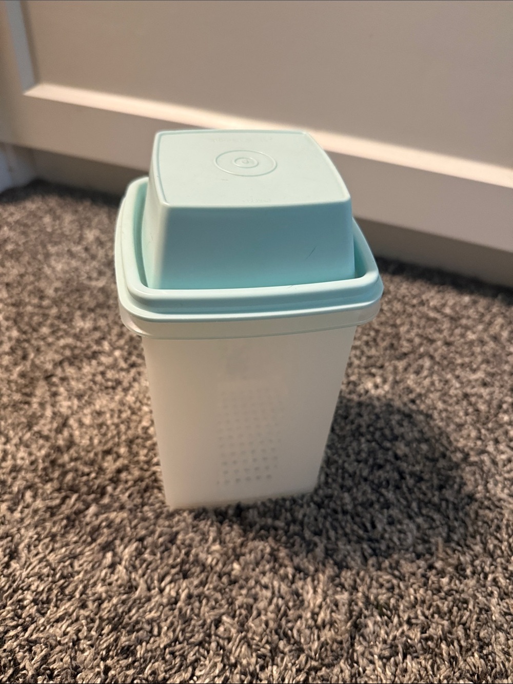 Vintage Tupperware Large Pick-A-Deli Pickle Keeper Aqua Lid Strainer - Picture 3 of 5